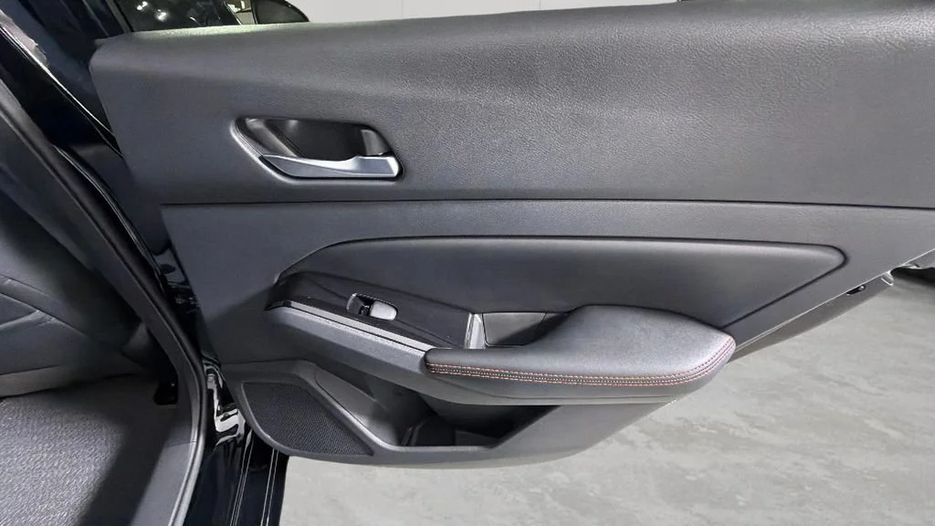 Used 2024 Black Nissan SR FWD image 33