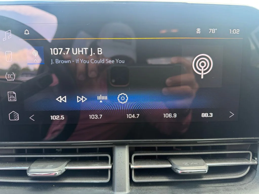 Used 2025 Gray Chevrolet LT image 12