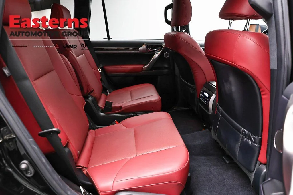 Used 2022 Black Lexus 460 image 30