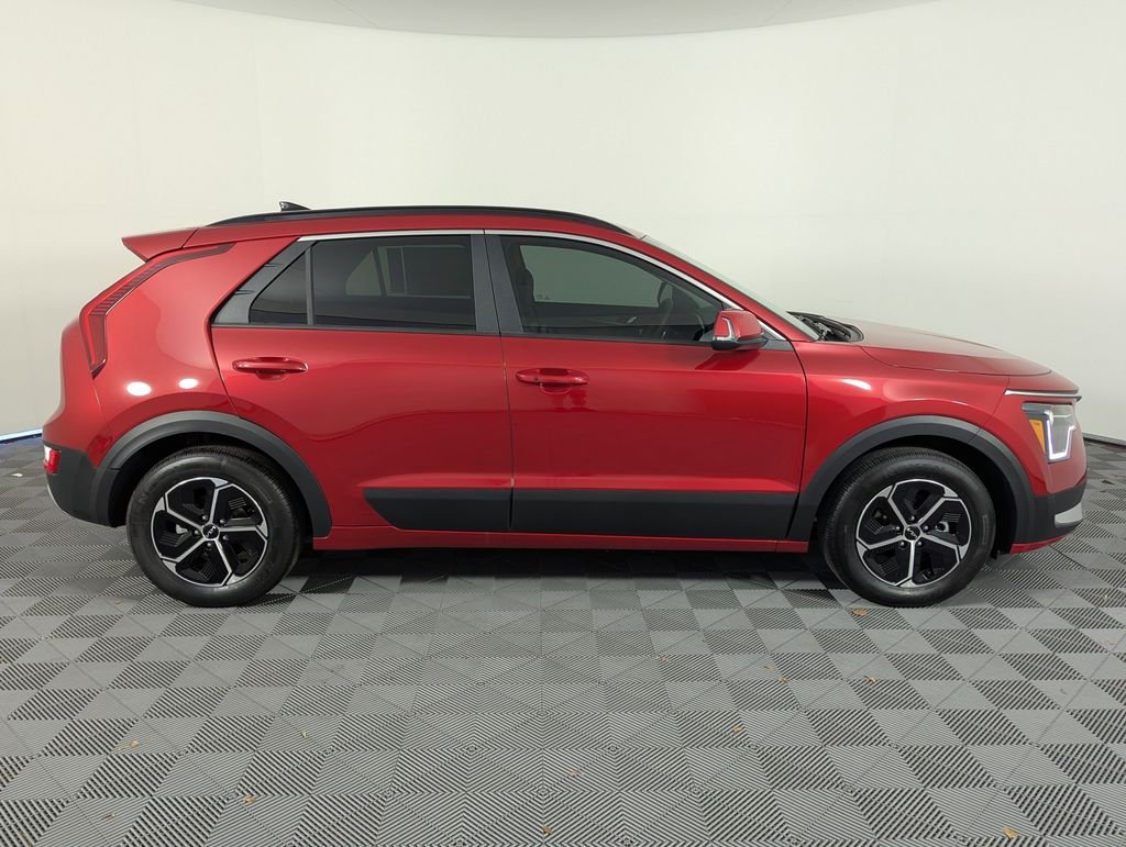 2025 Kia Niro EX - Photo 8