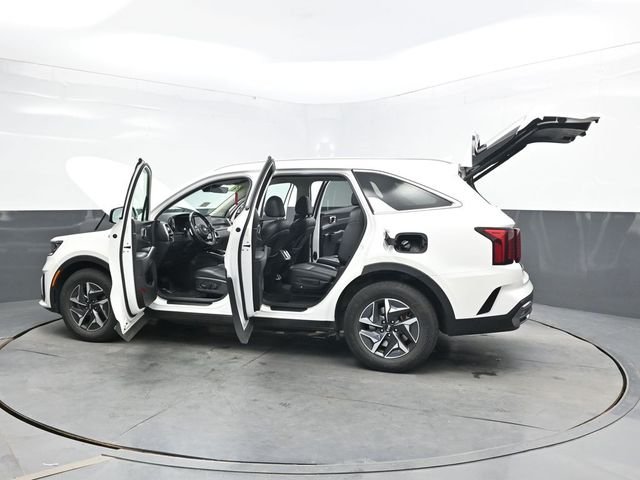 Used 2021 White Kia EX image 57