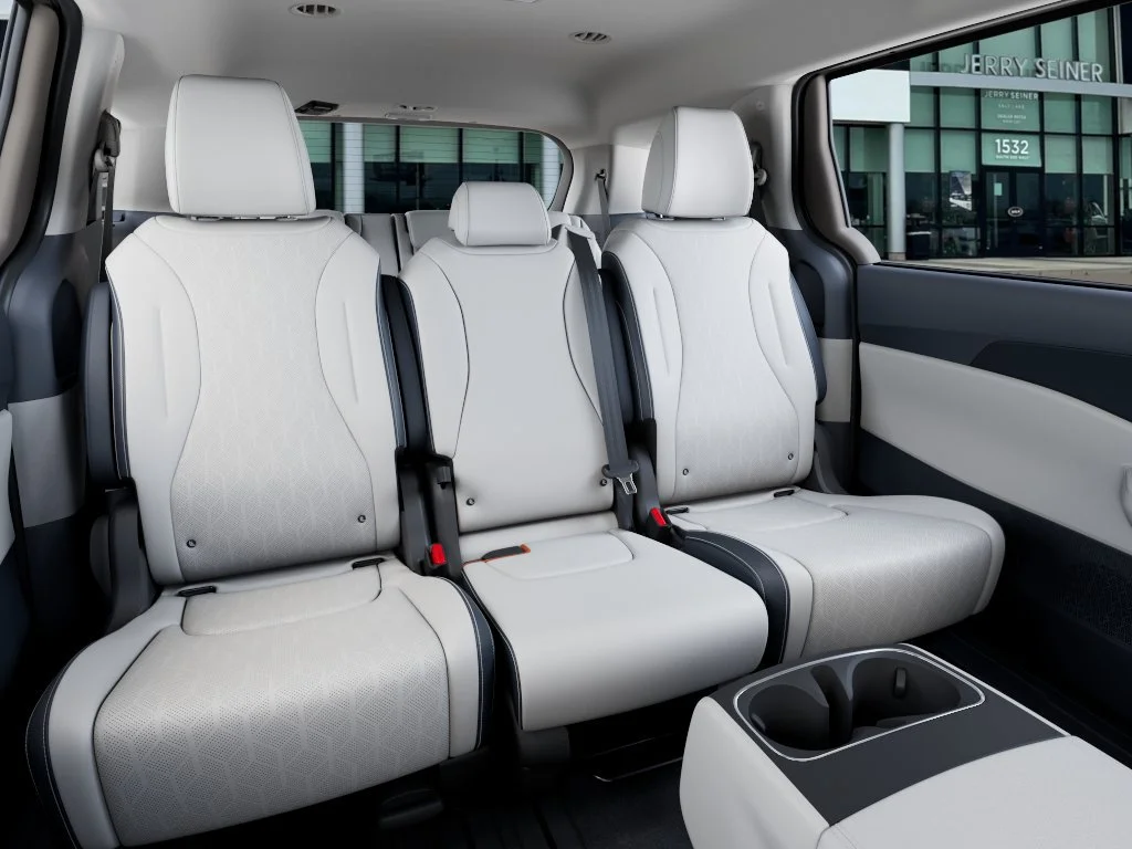 New 2026 Ivory Silver Kia EX image 16