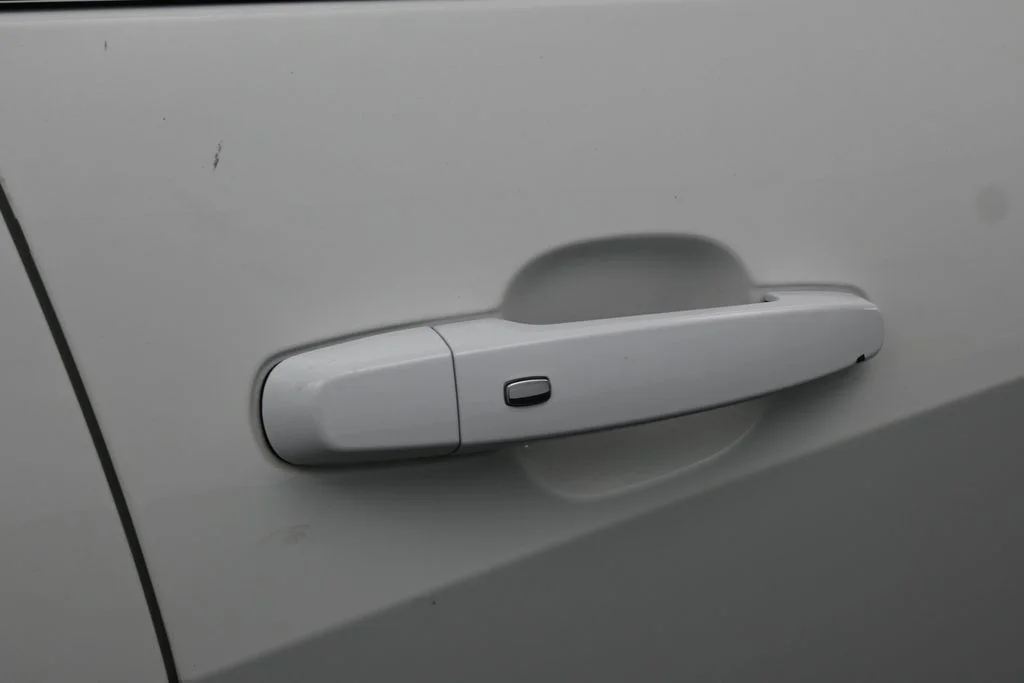 Used 2024 Summit White Chevrolet LT image 37