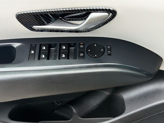 2025 Hyundai Tucson SE - Photo 17
