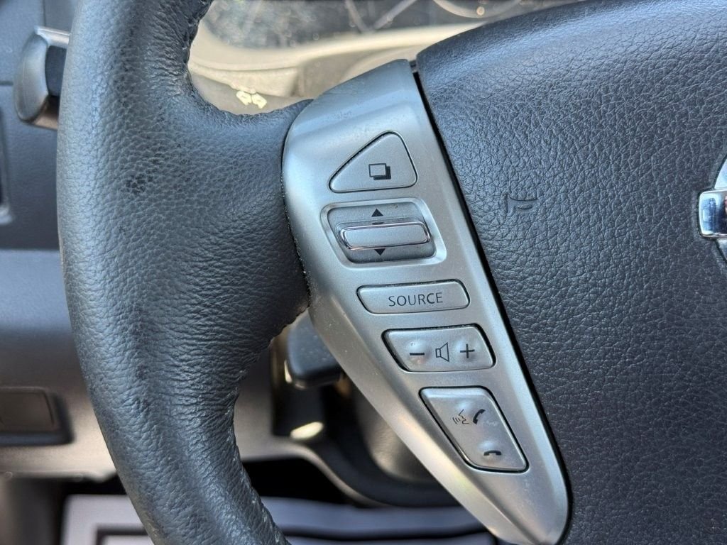 Used 2015 Silver Nissan SV image 28