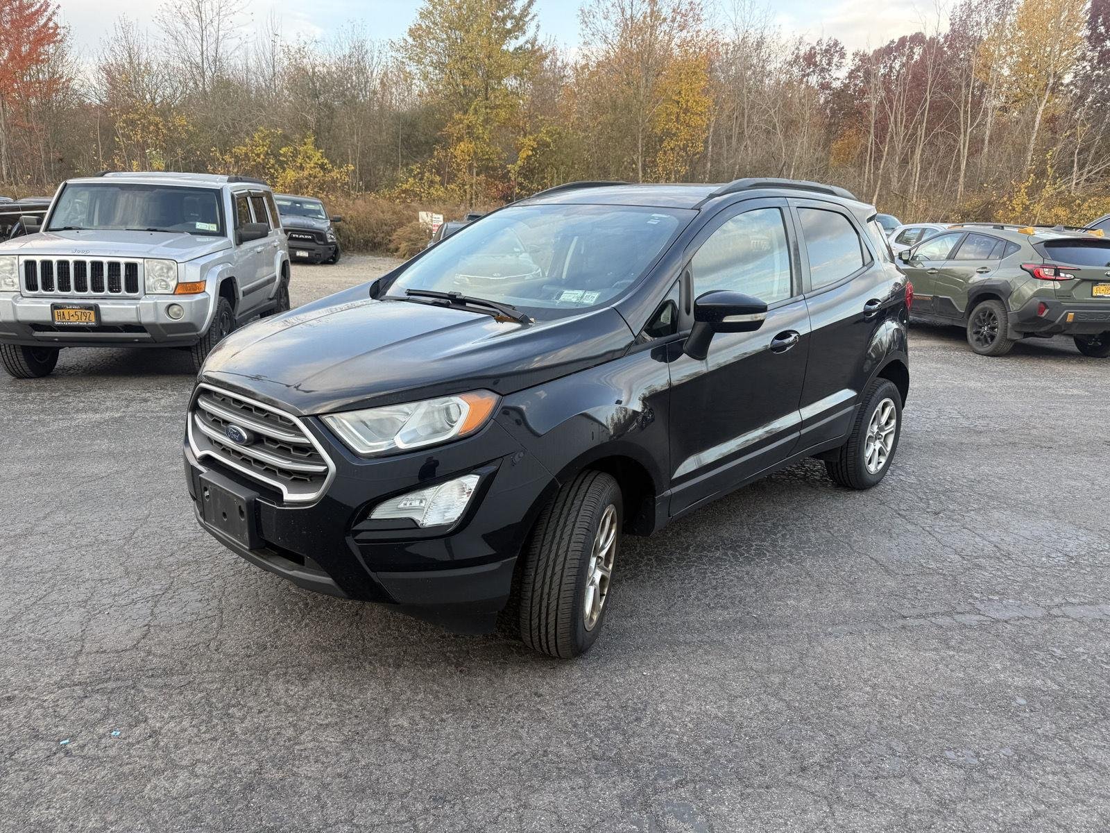 Used 2018 Shadow Black Ford SE image 9