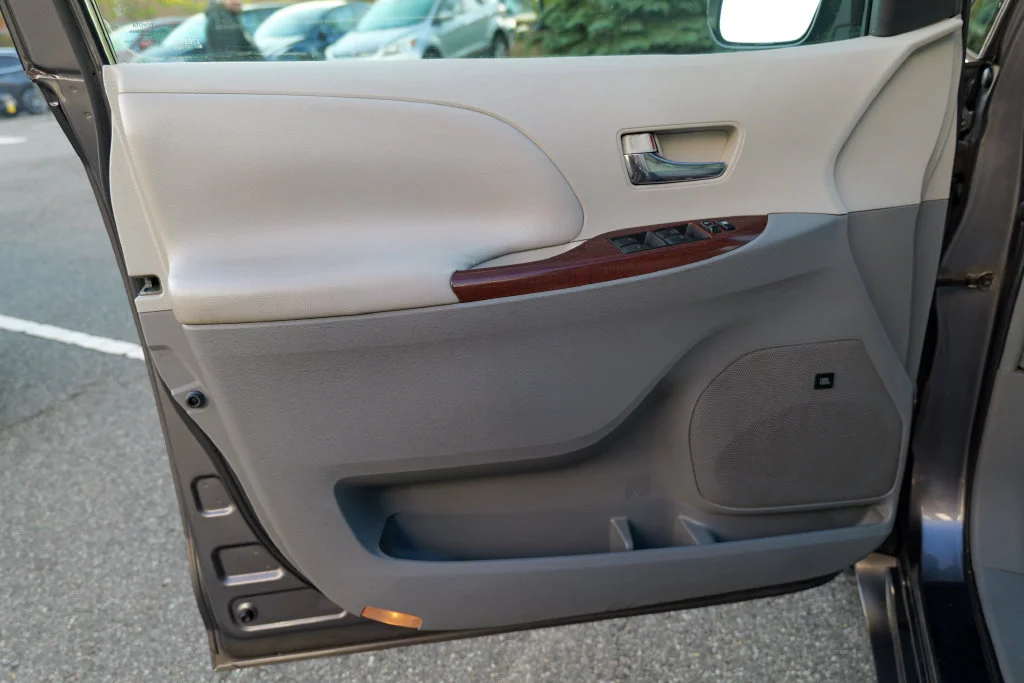 Used 2011 Predawn Gray Mica Toyota XLE image 14