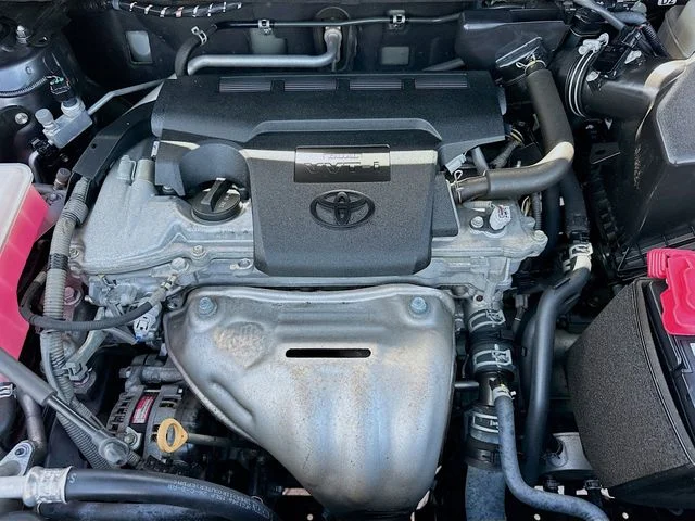 Used 2018 Gray Toyota XLE image 29