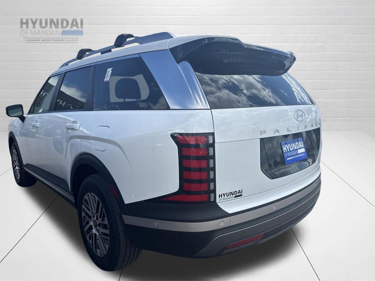 New 2026 White Hyundai SEL Premium AWD image 4