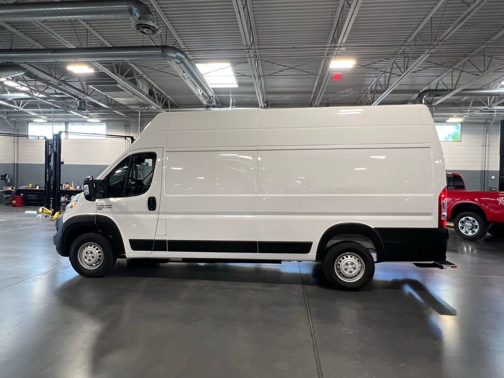 2024 Ram 3500 photo 4