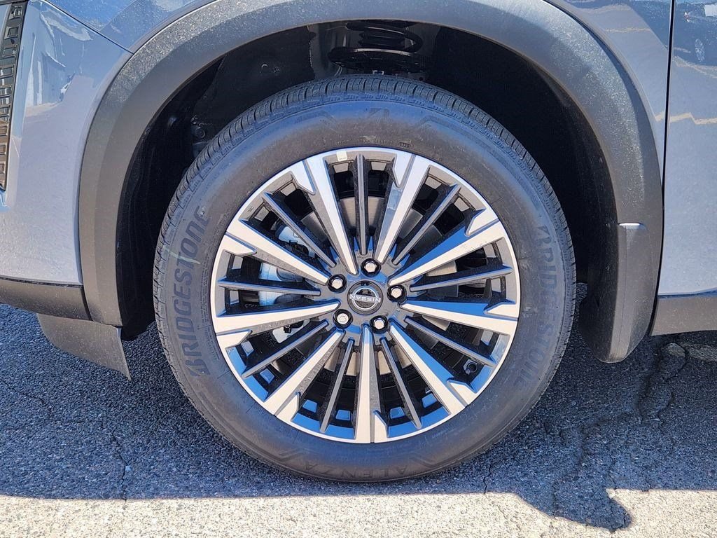 New 2026 Boulder Gray Pearl Nissan Platinum image 9