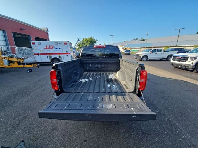 Used 2019 Black Chevrolet Z71 image 29