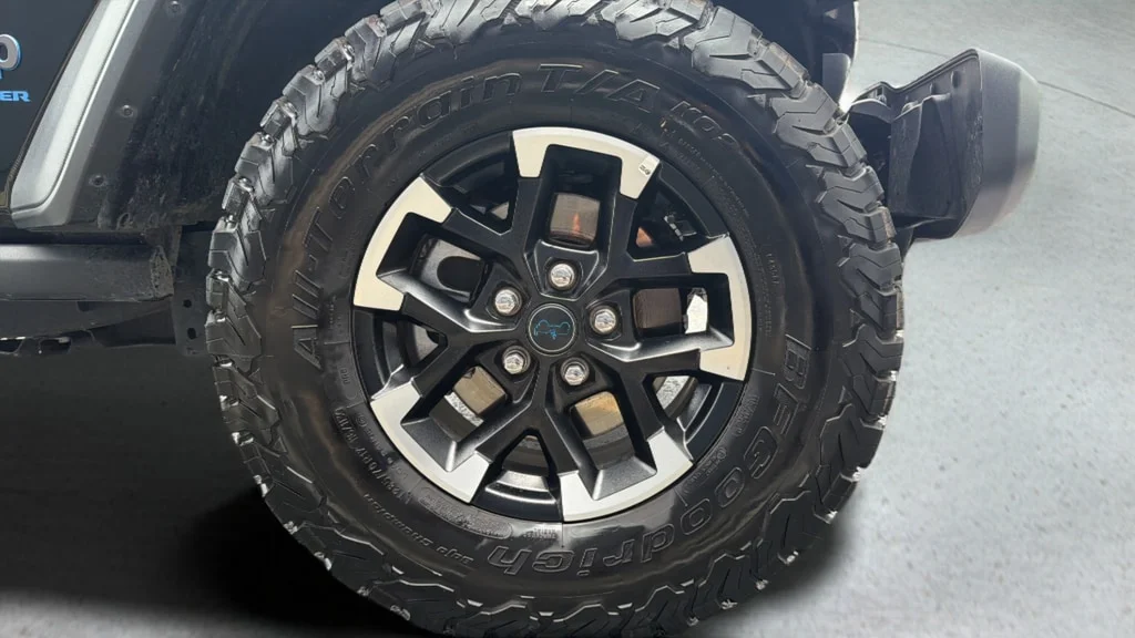 Used 2025 Black Jeep Rubicon image 25