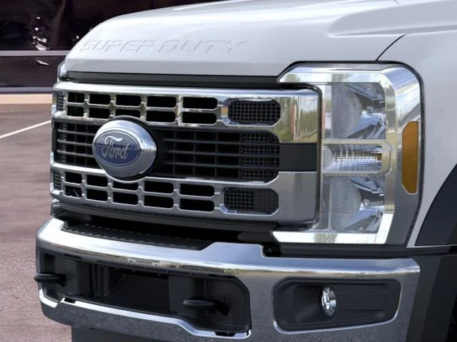 New 2026 Oxford White Ford XL image 17