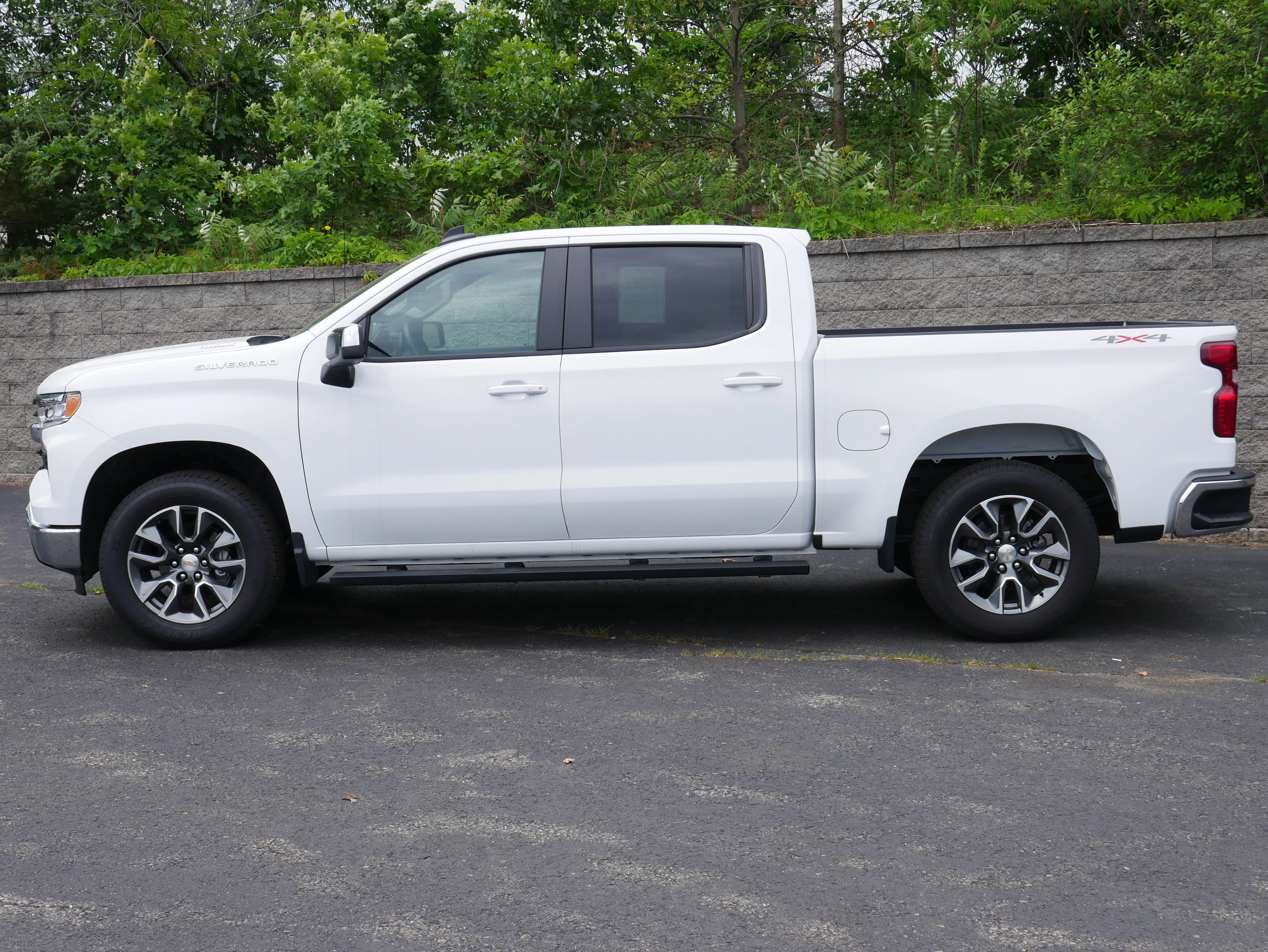 Certified Used 2025 Summit White Chevrolet LT (2FL) image 3