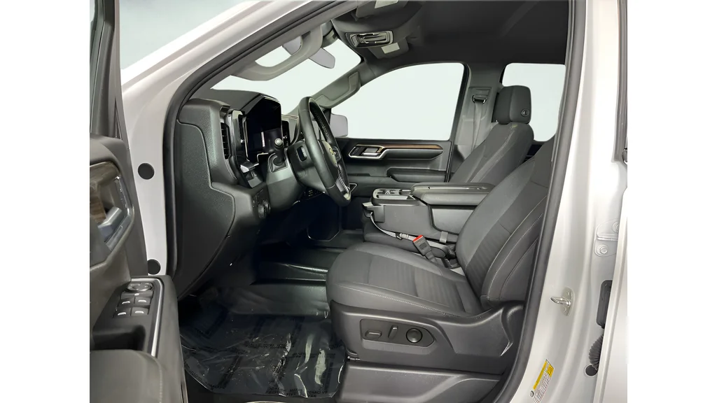 Used 2024 White Chevrolet LT image 10