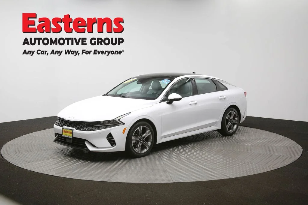Used 2022 White Kia EX image 56