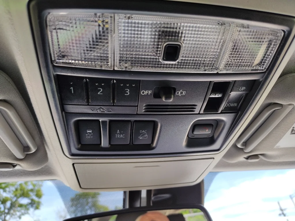 Used 2022 White Toyota SR5 Premium image 22