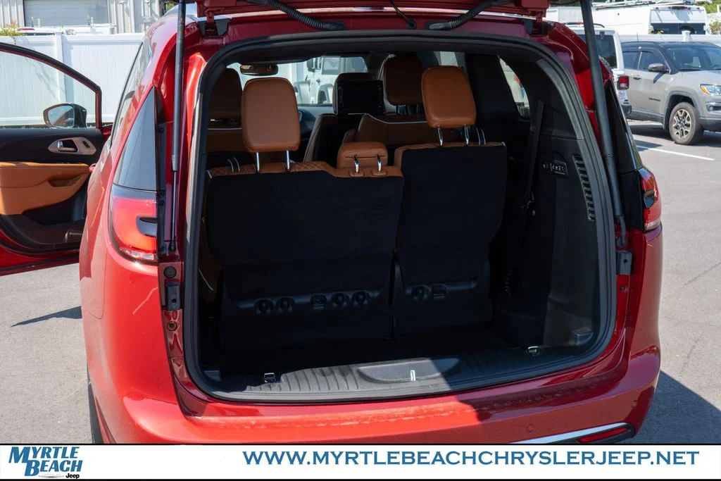 New 2026 Red Hot Pearl-Coat Exterior Paint Chrysler Pinnacle image 35