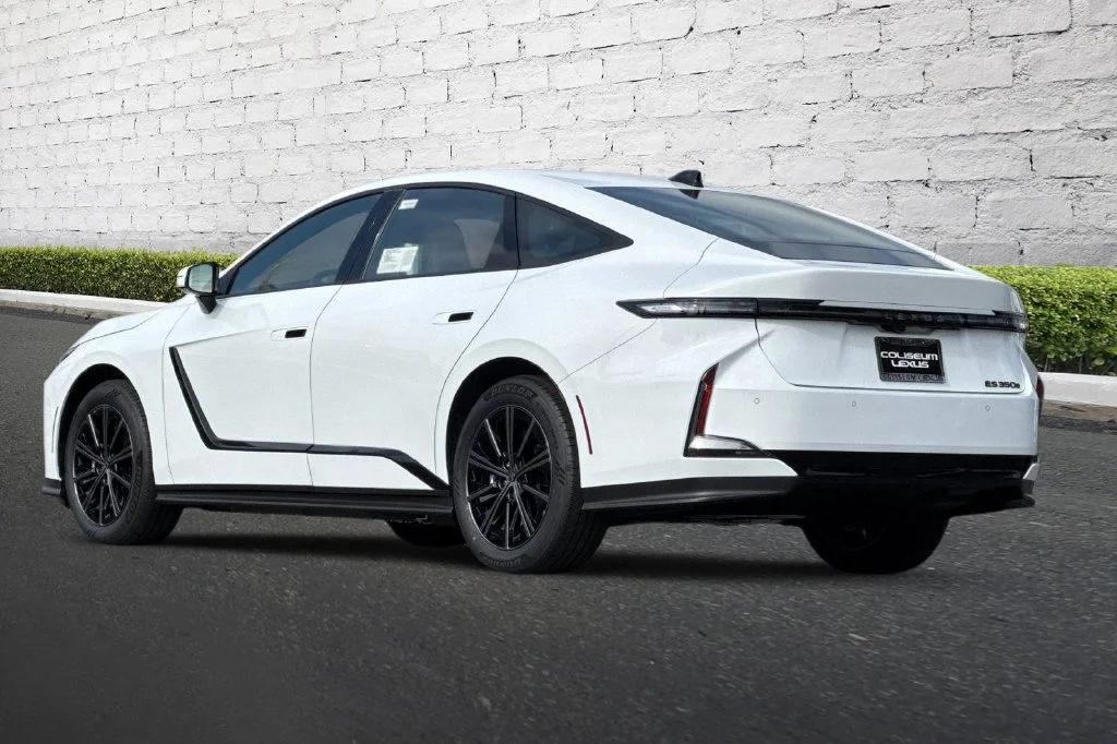 New 2026 Ultra White Lexus ES 350e PREMIUM image 6