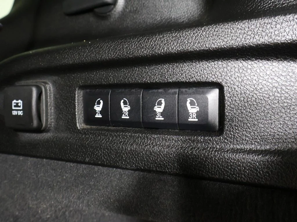 Used 2023 Black Jeep Summit Reserve image 28
