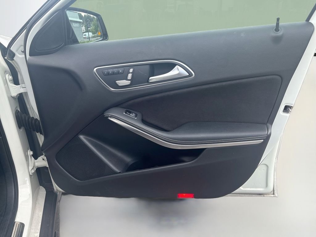 Used 2018  Mercedes-Benz GLA 250 image 22