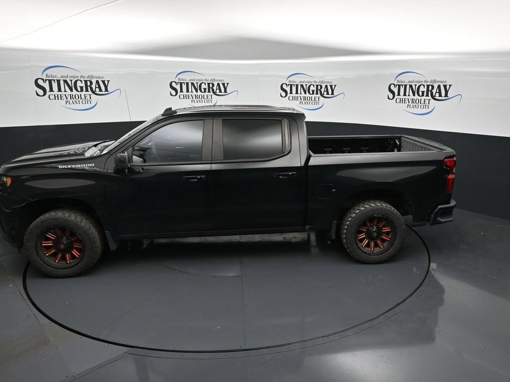 Used 2019 BLACK Chevrolet RST image 21