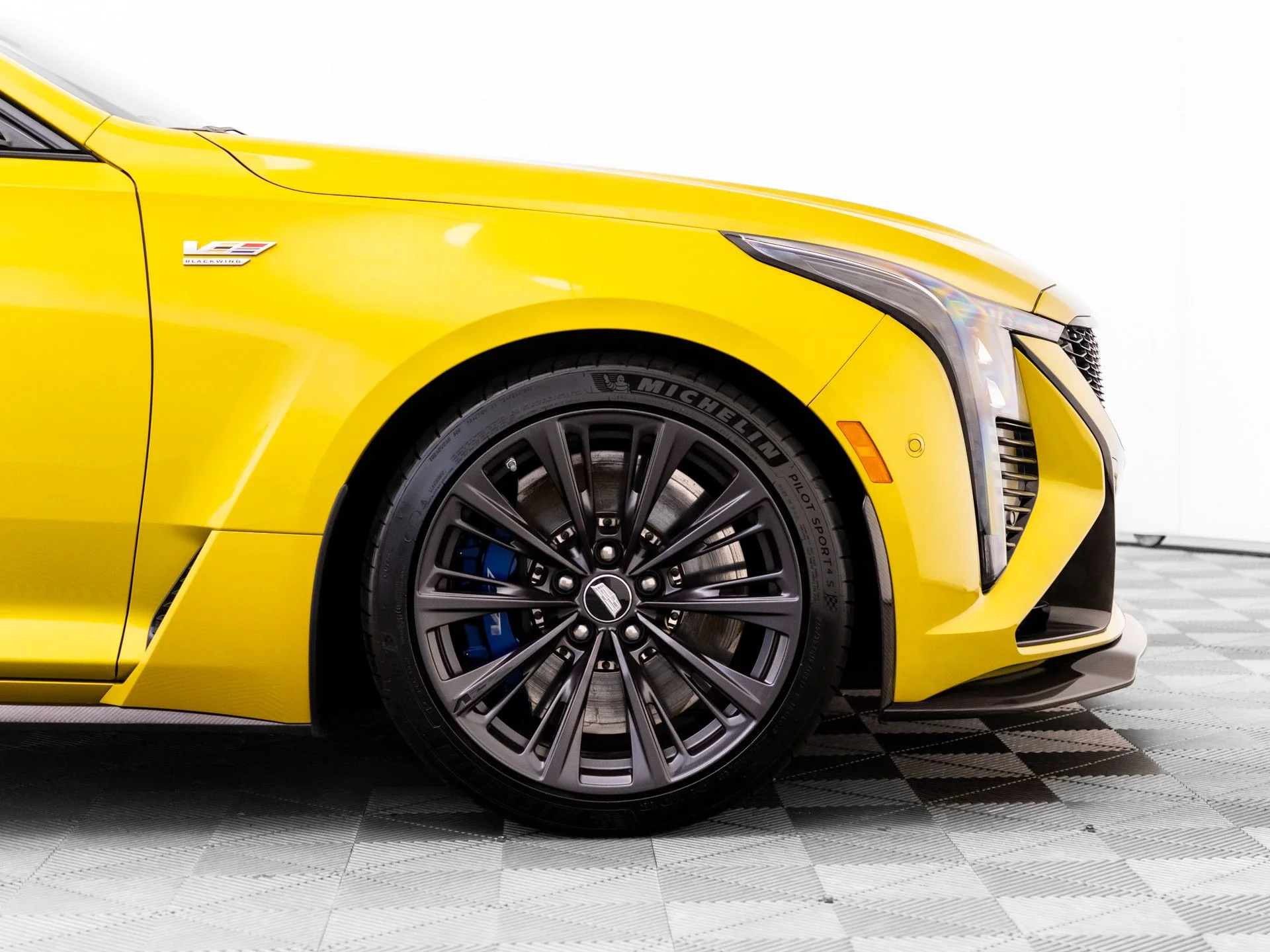 Used 2025 Yellow Cadillac V-Series image 38