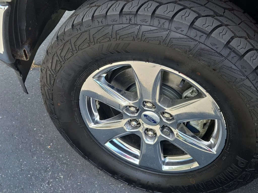 Used 2019 Green Ford Lariat image 49