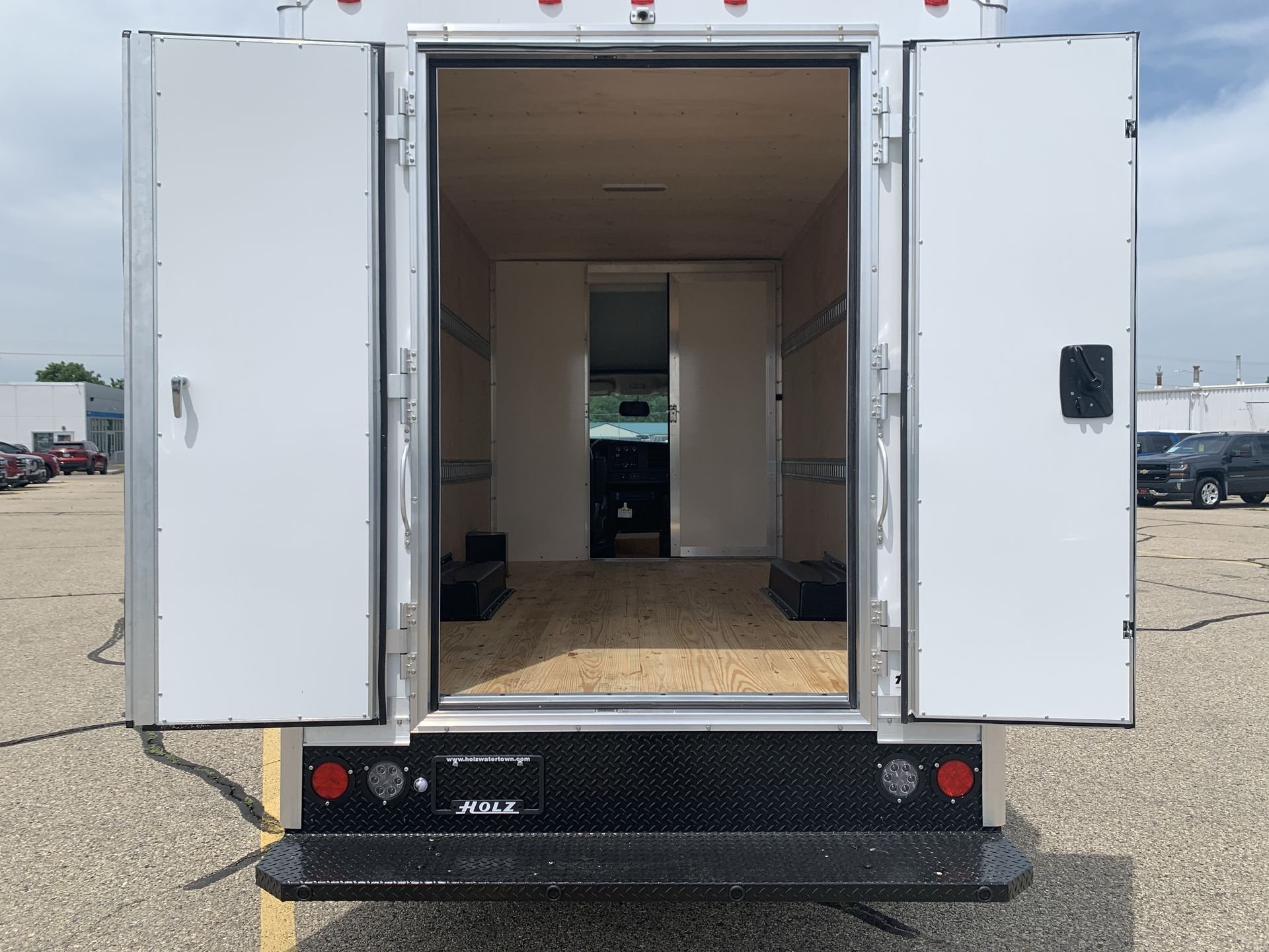 New 2025 Summit White GMC 1WT image 41