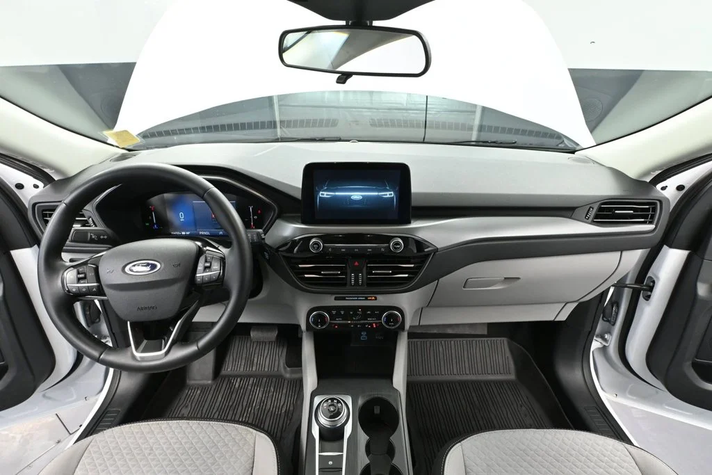 Used 2023 White Ford Active image 19