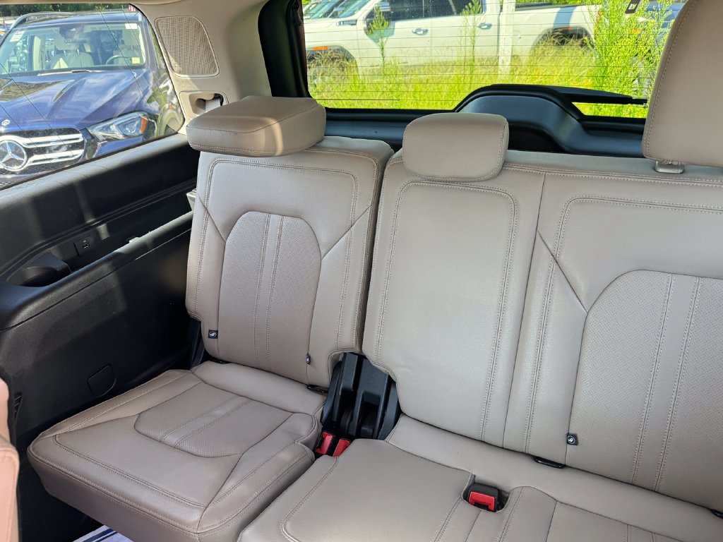 Used 2024 White Ford Limited image 39