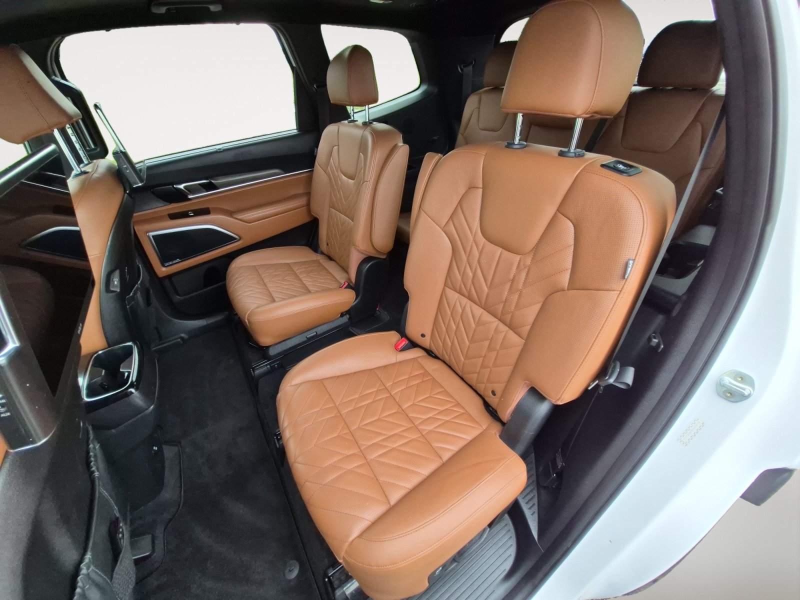 Used 2023 White Kia SX X-Pro image 24