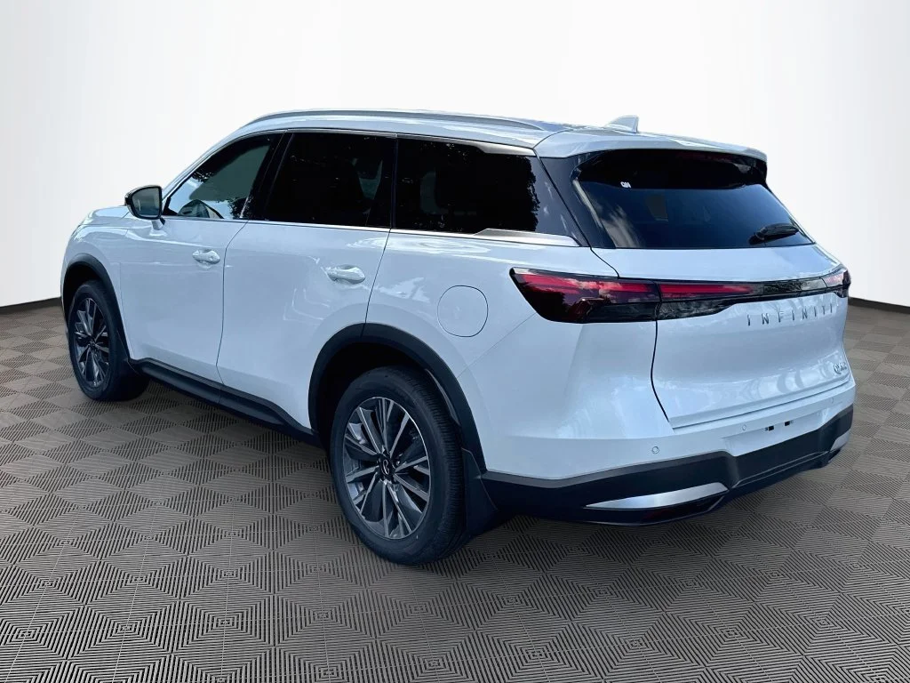 New 2027 White INFINITI LUXE image 7