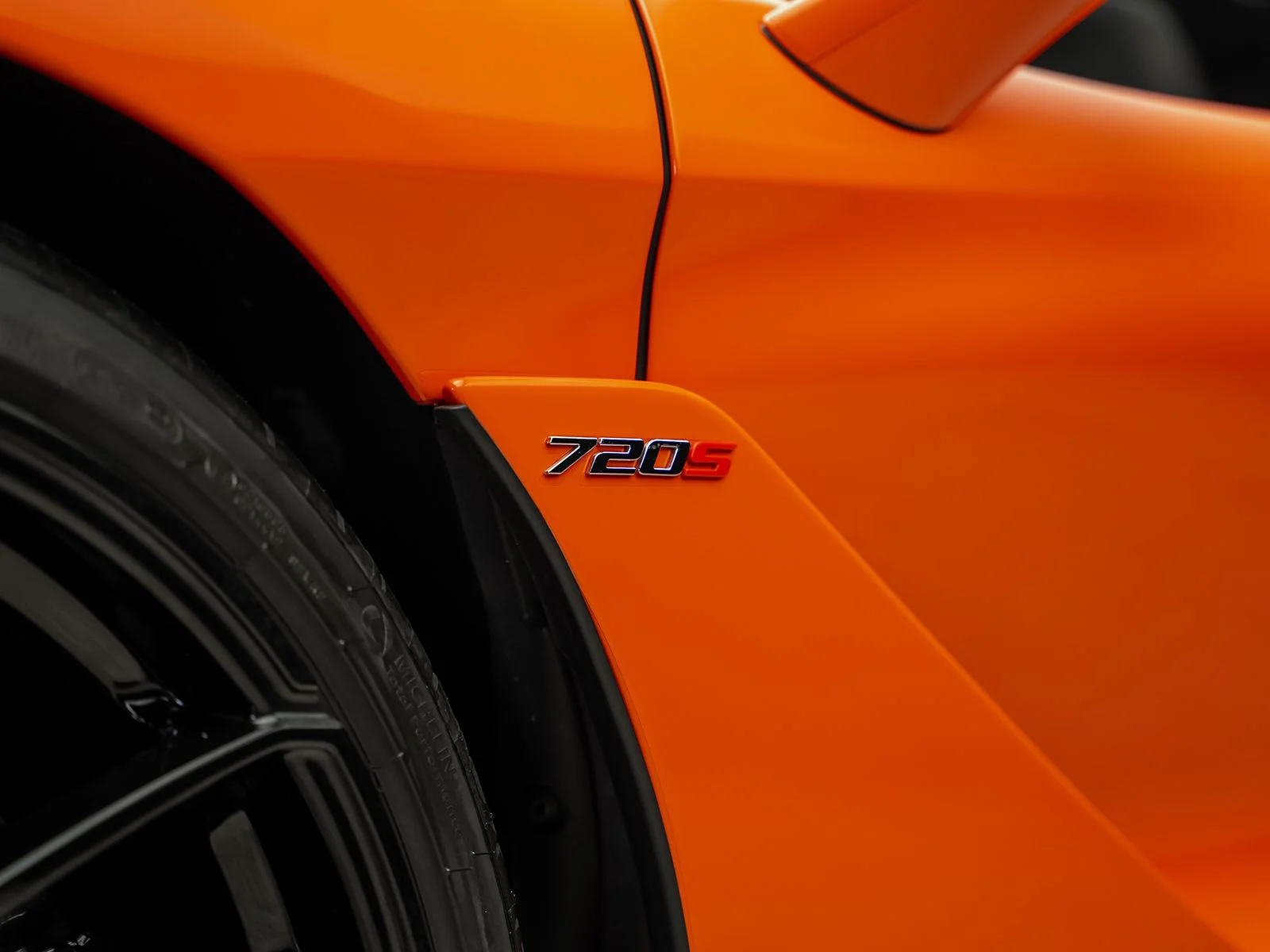 Used 2022 Orange McLaren Performance image 33