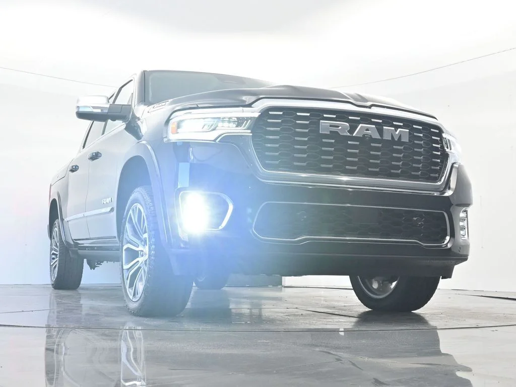 New 2026 Diamond Black Crystal Pearl-Coat Exterior Paint RAM Tungsten image 34