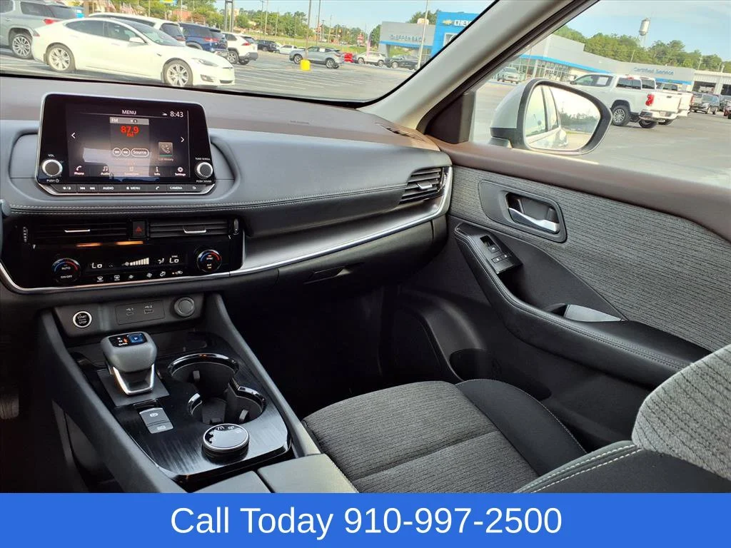 Used 2022 Silver Nissan SV Intelligent AWD image 24