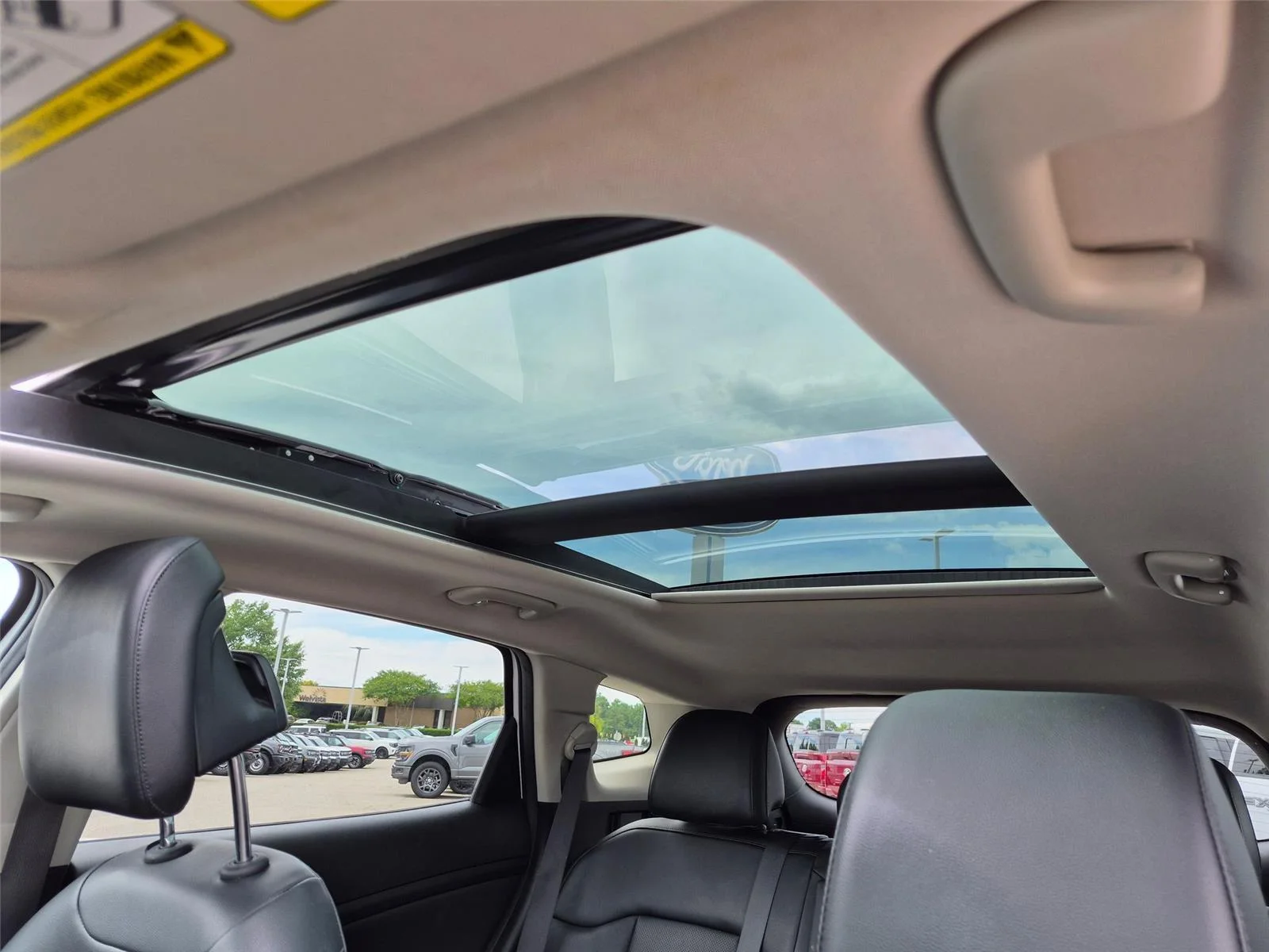 Used 2023 Glacial White Pearl Kia SX image 24