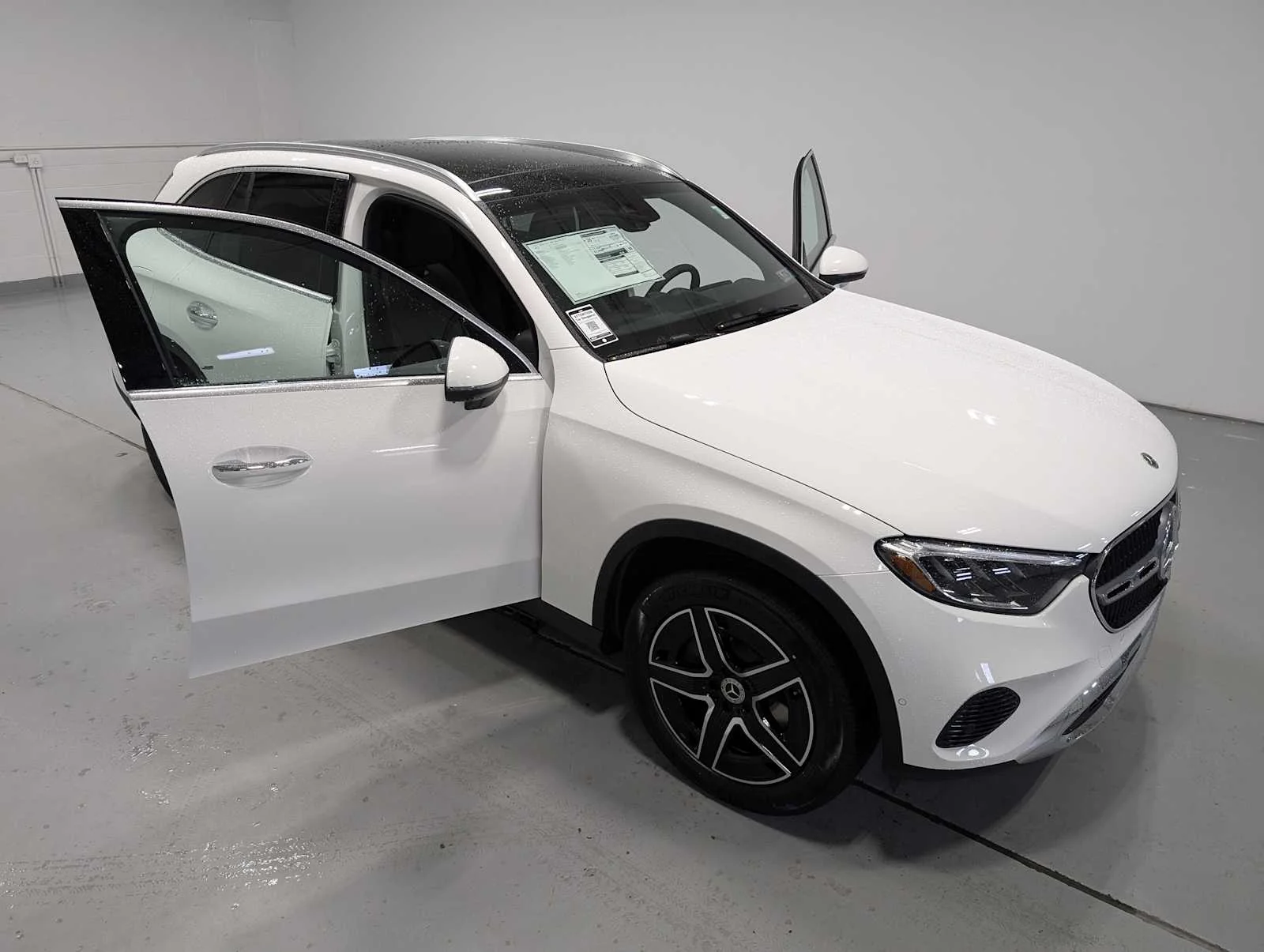 Used 2026 Polar White Mercedes-Benz GLC 300 image 14