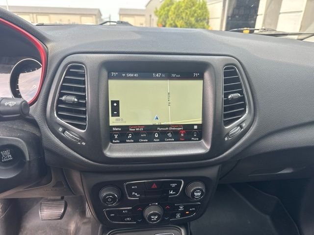Used 2018 Granite Crystal Metallic Clearcoat Jeep Trailhawk image 13