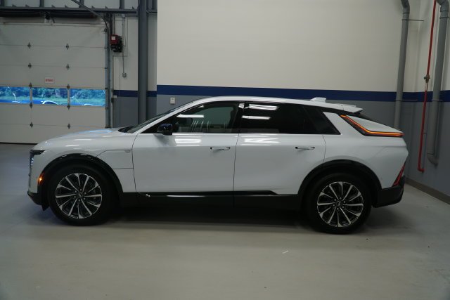 Used 2026 Cadillac LYRIQ Sport with VIN 1GYKPURLXTZ305038 for sale in White Plains, NY