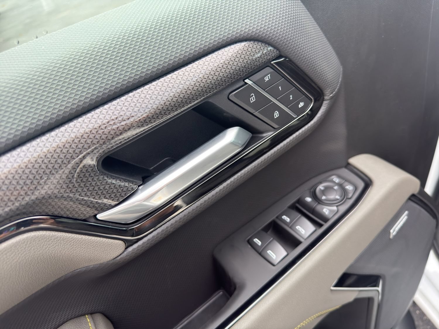 2026 Chevrolet Silverado 1500 ZR2 - Photo 12