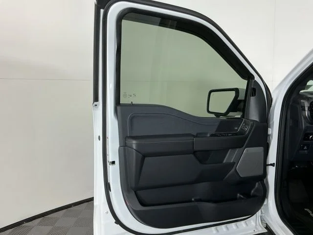 Used 2025 Oxford White Ford Lariat image 13