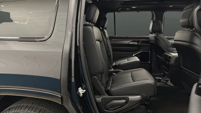New 2026 High Gloss Black Exterior Paint Jeep Limited Reserve image 25