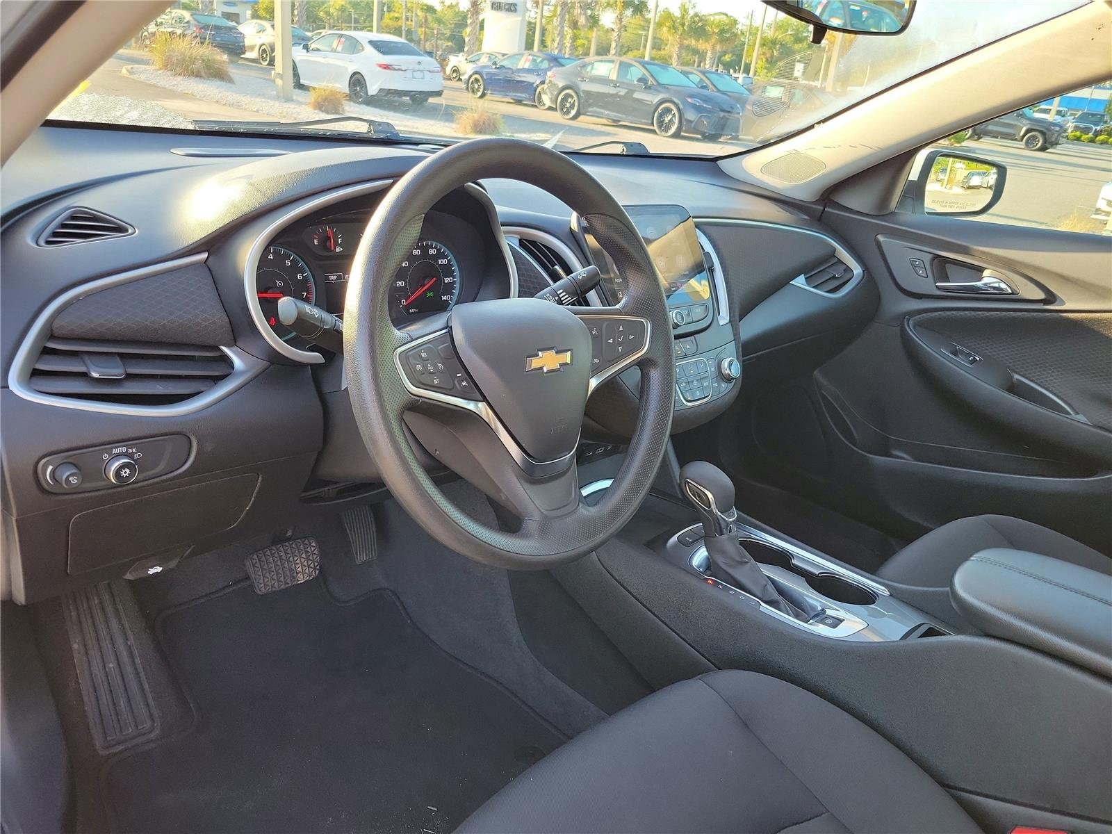 Used 2024 Summit White Chevrolet LT image 12