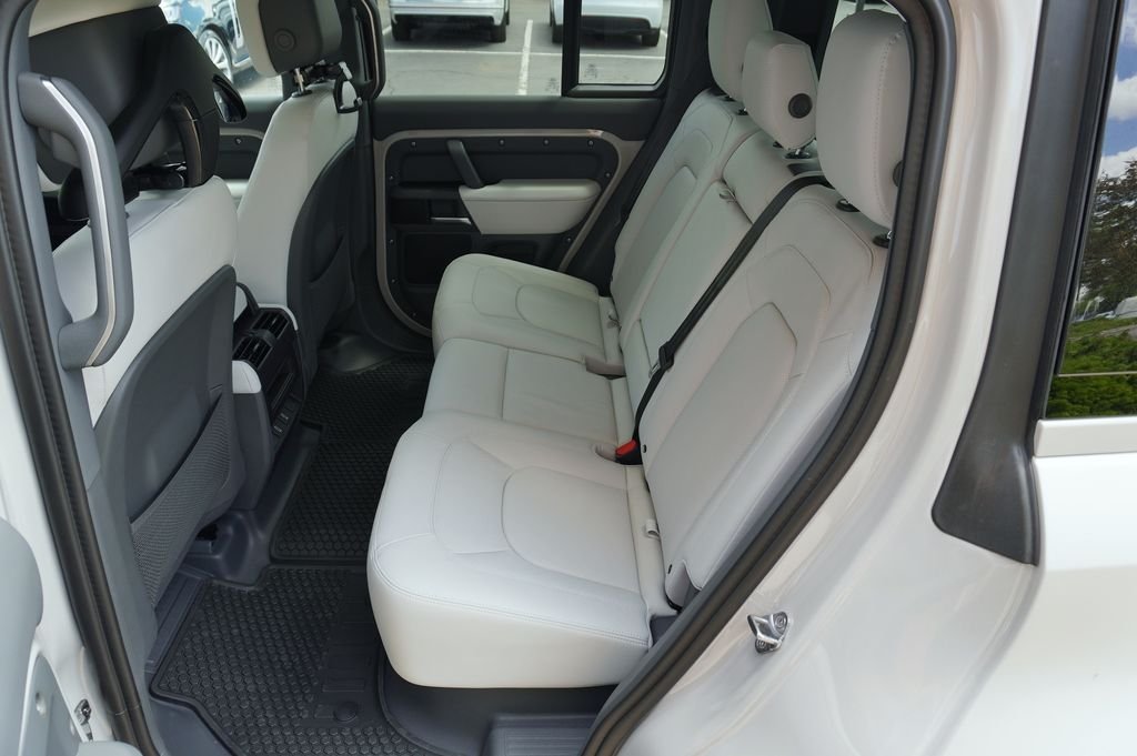 Used 2026 Gray Land Rover X-Dynamic SE image 30