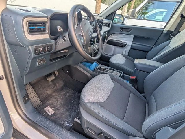 New 2025 Oxford White Ford XLT image 7