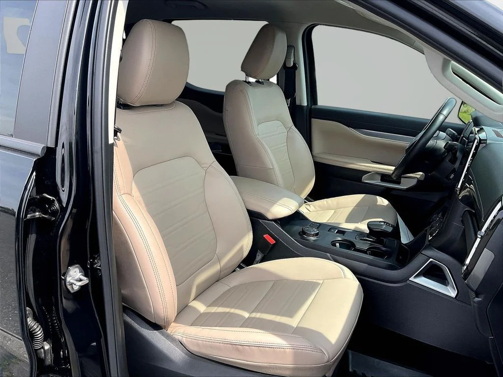 Used 2024 Black Ford Lariat image 31