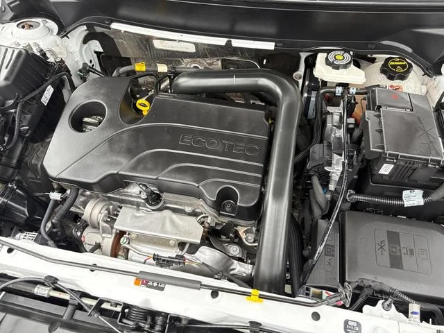 Used 2024 Summit White GMC SLE image 9