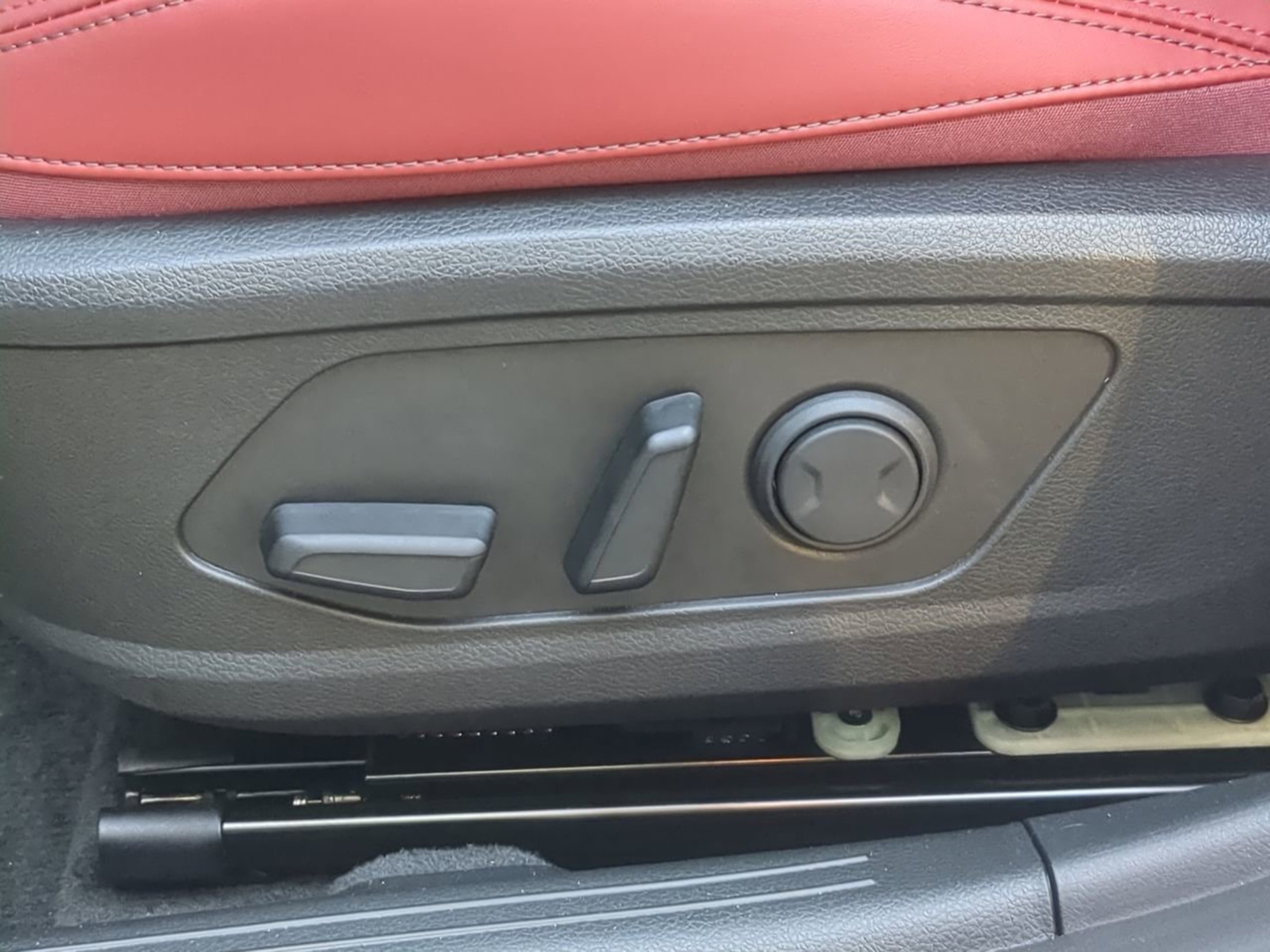 New 2026 Snow White Pearl Kia GT-Line image 21
